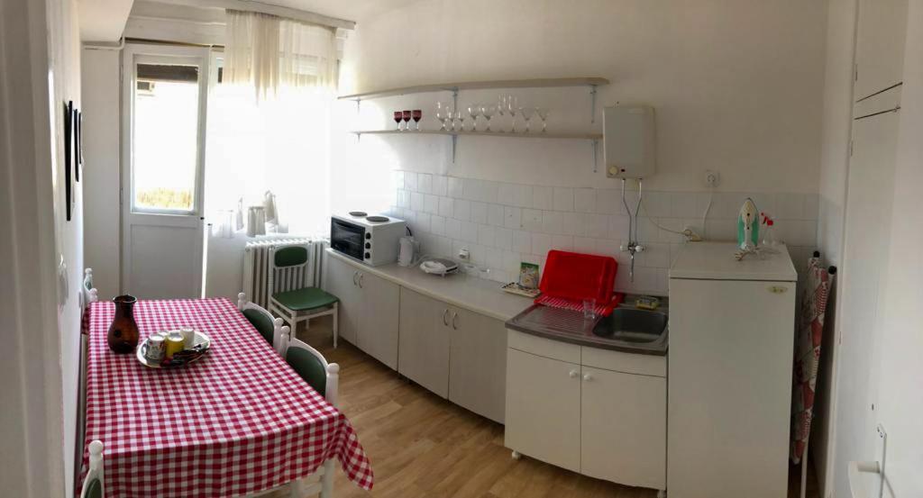 Sunshine Apartment Pancevo Bagian luar foto
